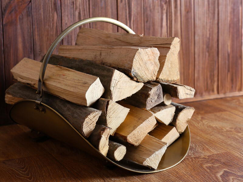 農閑期の今だから挑戦したい！ チェンソーを使った”薪づくり”の画像